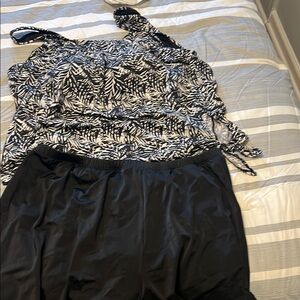 Black and White Women's Tankini 2 Piece Swimsuit